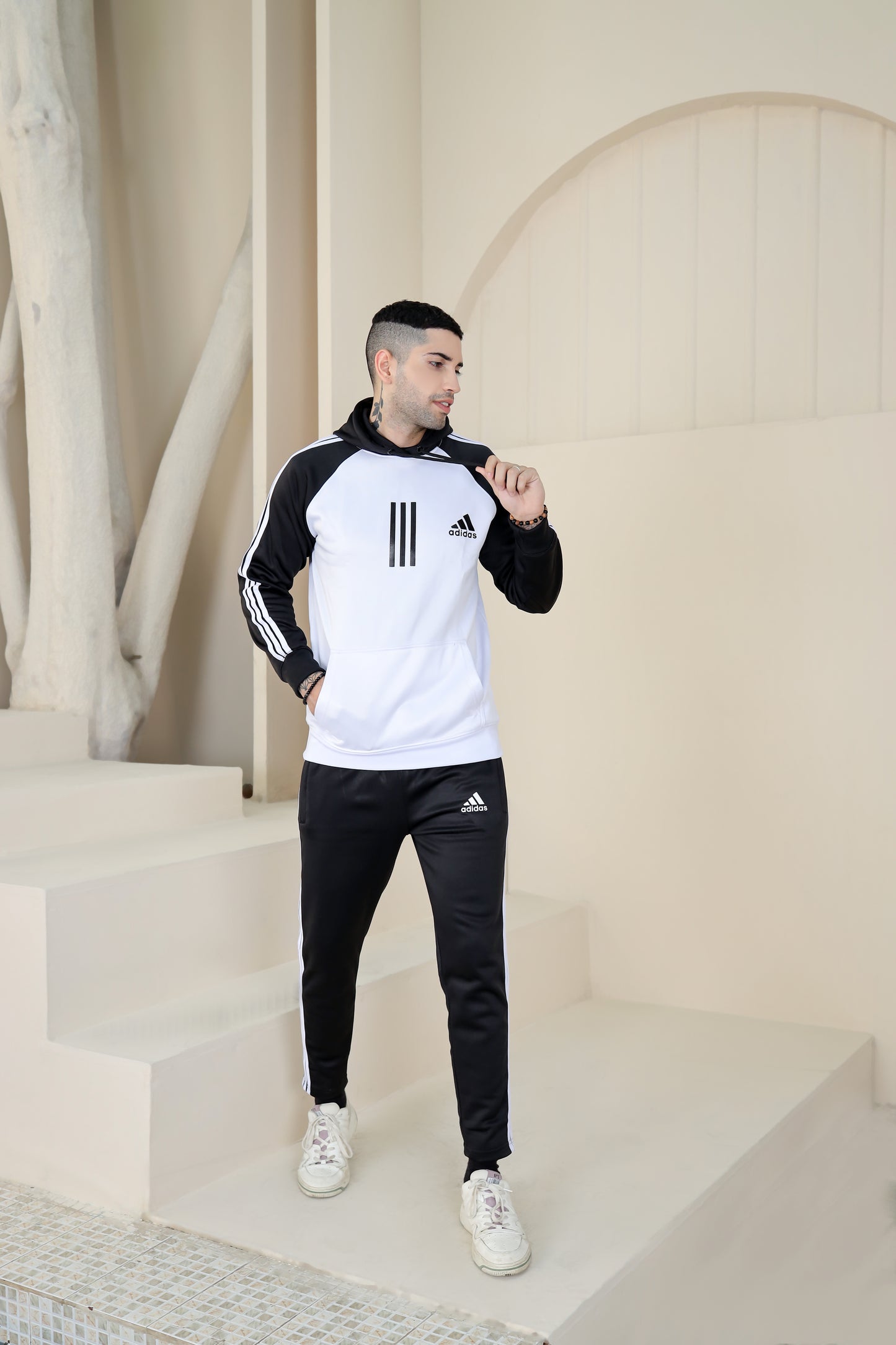 SIGNATURE TRACKSUIT